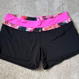 💕Lululemon Shorts with Pink Floral Waistband💕